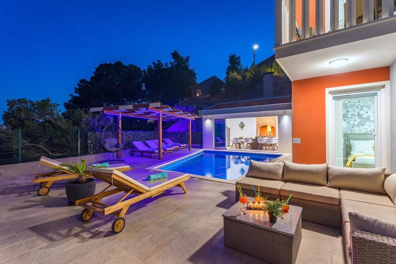Villa Matan - Only 200M From The Sandy Beaches, Private 28M2 Pool Omiš Zimmer foto